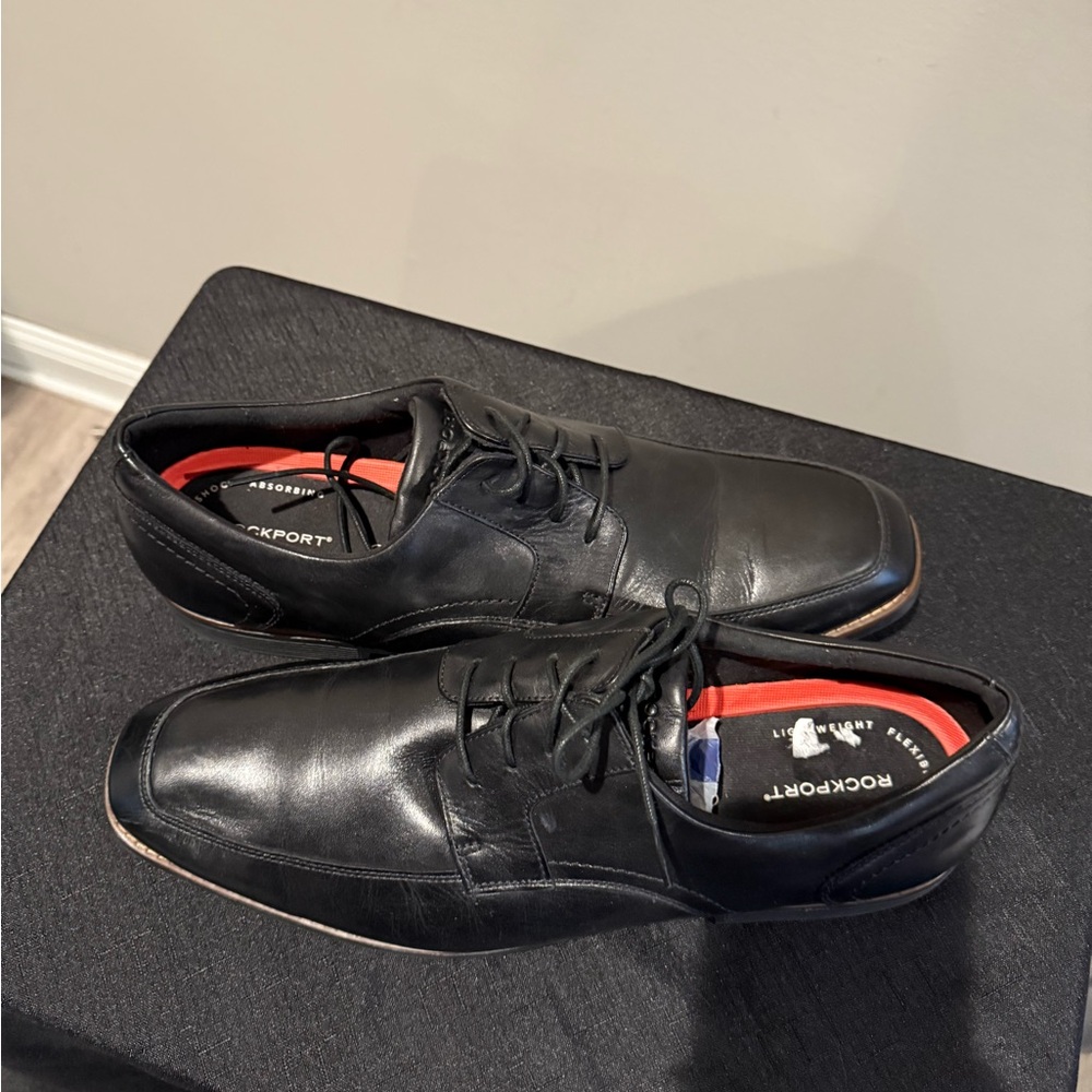 Men’s black Rockport lace up shoes